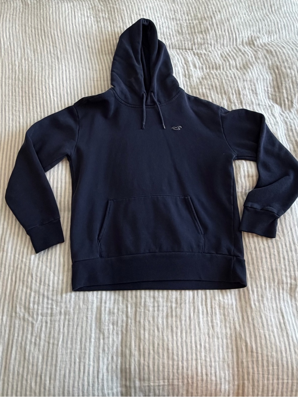 Hollister Men’s Pullover Hoodie with Drawstring Navy Blue Size Medium